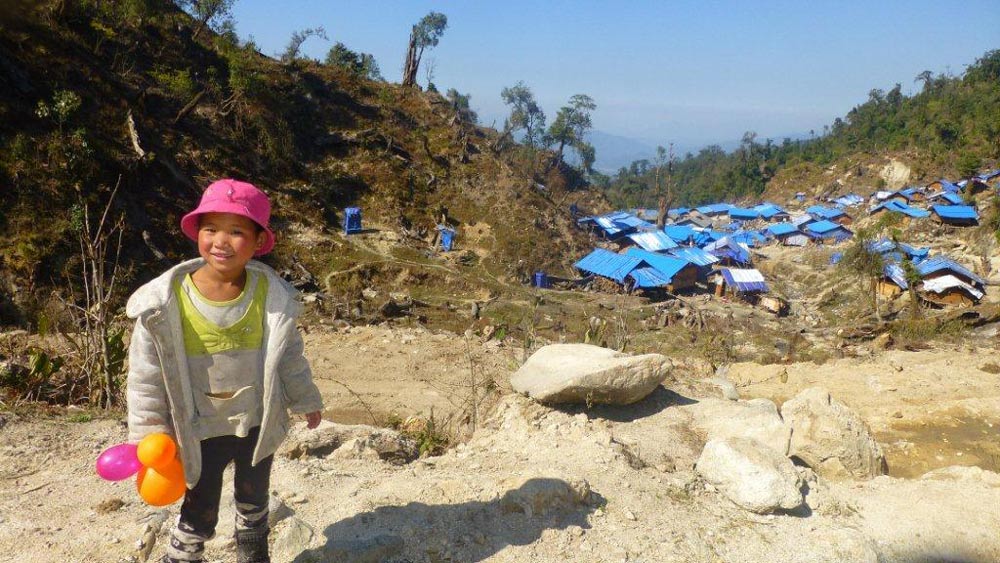Kachin-girl-in-high-mountian-hiding-place-1000